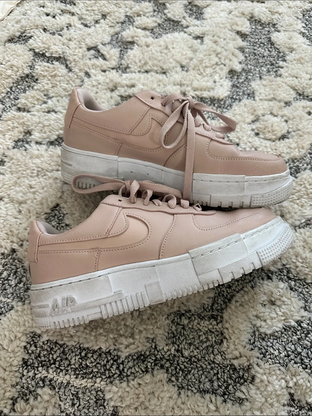 Nike Women's Air Force 1 Pixel in Particle Beige size 8.5